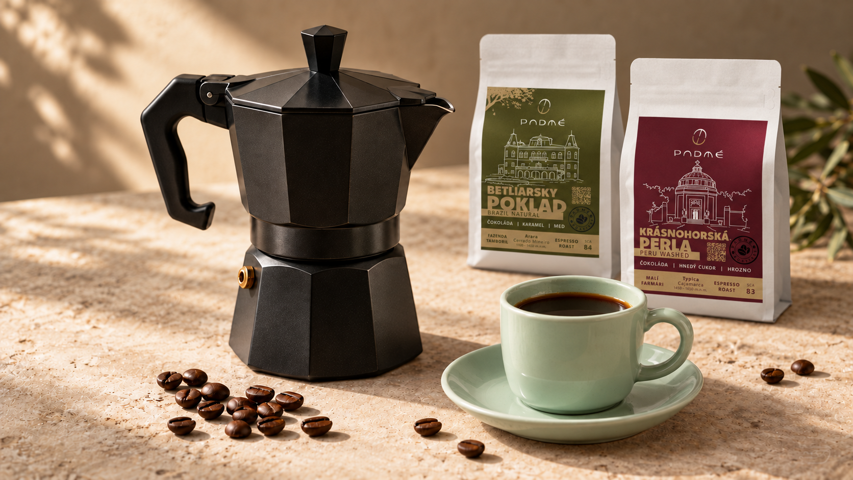 Čierna moka kanvička s mentolovou šálkou kávy a 250 g baleniami Betliarsky poklad a Krásnohorská perla od Padmé.